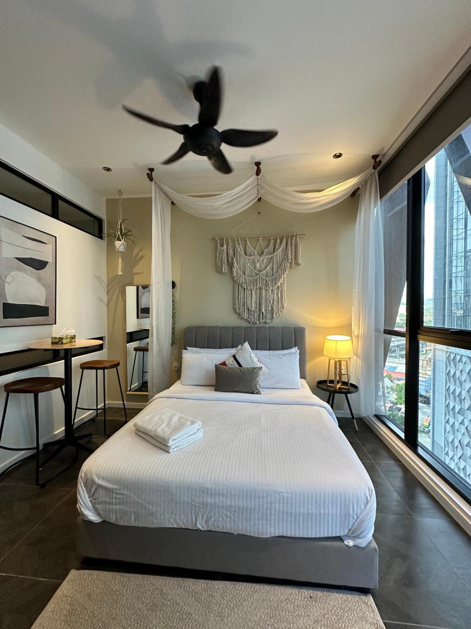 Scarletz Suites Klcc By Numa กัวลาลัมเปอร์ ภายนอก รูปภาพ