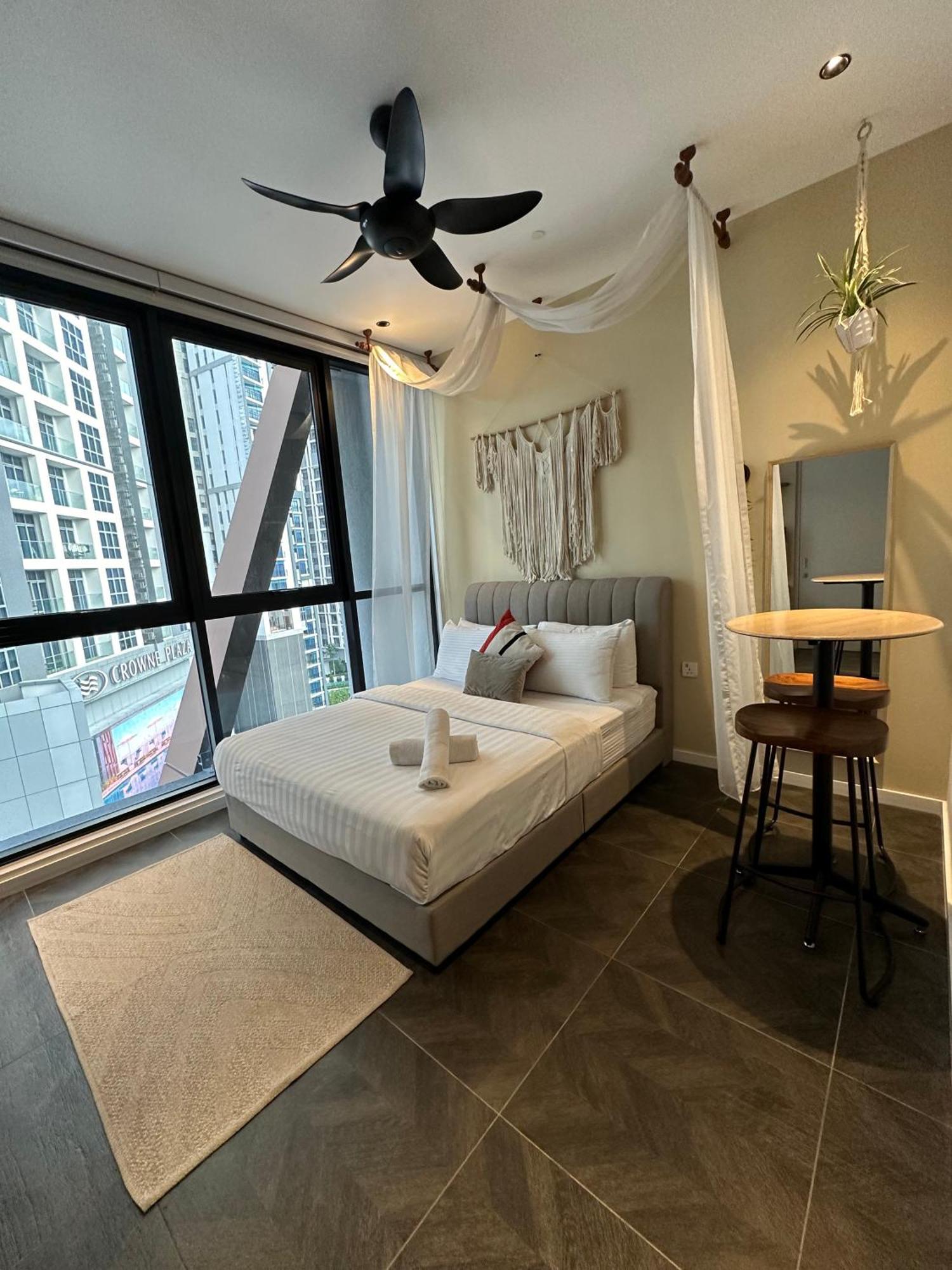 Scarletz Suites Klcc By Numa กัวลาลัมเปอร์ ภายนอก รูปภาพ